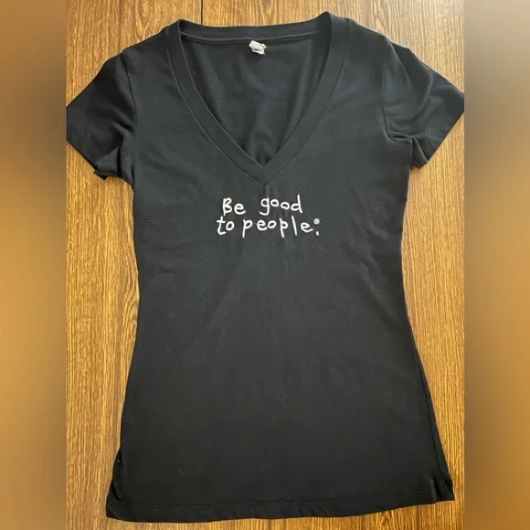 Be Good To People
Women’s
Small/Medium
Black
Short sleeve t-shirt - Picture 2 of 5